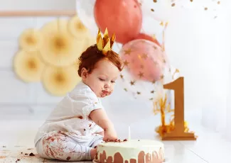 <h3>Prvi rođendan bebe. Pokloni, torte i dekoracija</h3>