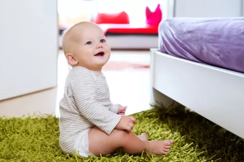 Beba od 8 meseci - sve što treba da znate