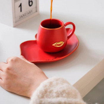 Cute&Cool HOME Set šolja i tacna usne, crvena 