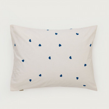 Stefan jastučnica bež sa plavim srcem, 40x60 