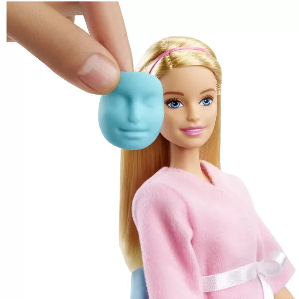 Barbie i ljubimac u spa salonu