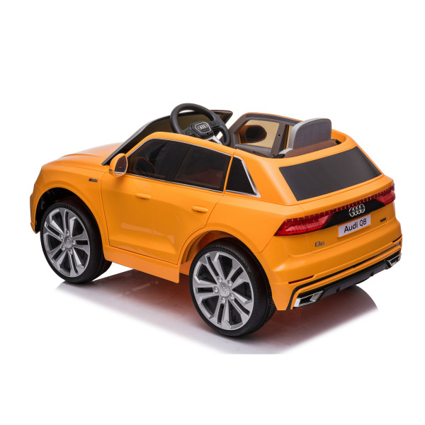 Audi Q8 automobil na akumulator 