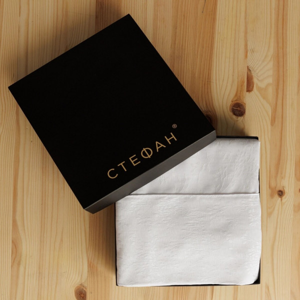 Stefan stolnjak Lyvia beli, 140x250