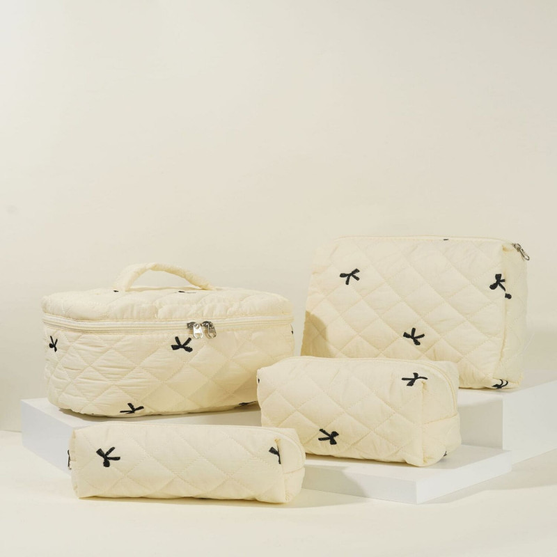 Be Cute neseser sa crnim mašnicama 26*17*8cm 