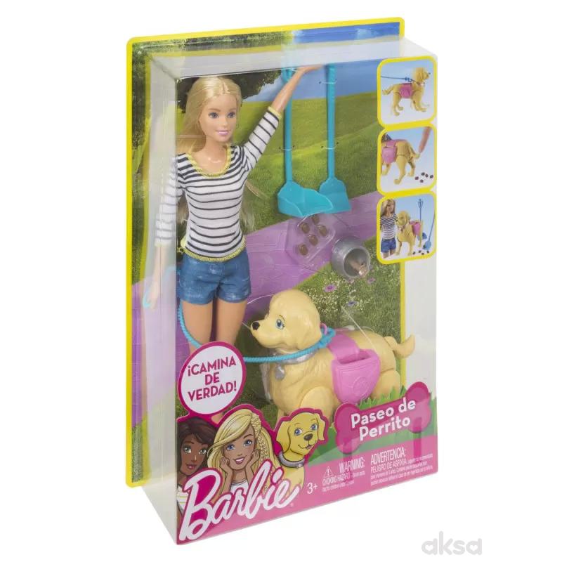 Barbie i kuca u šetnji