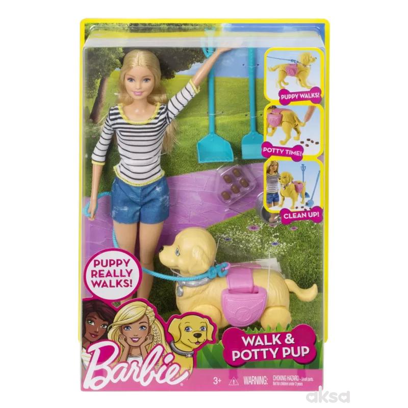 Barbie i kuca u šetnji