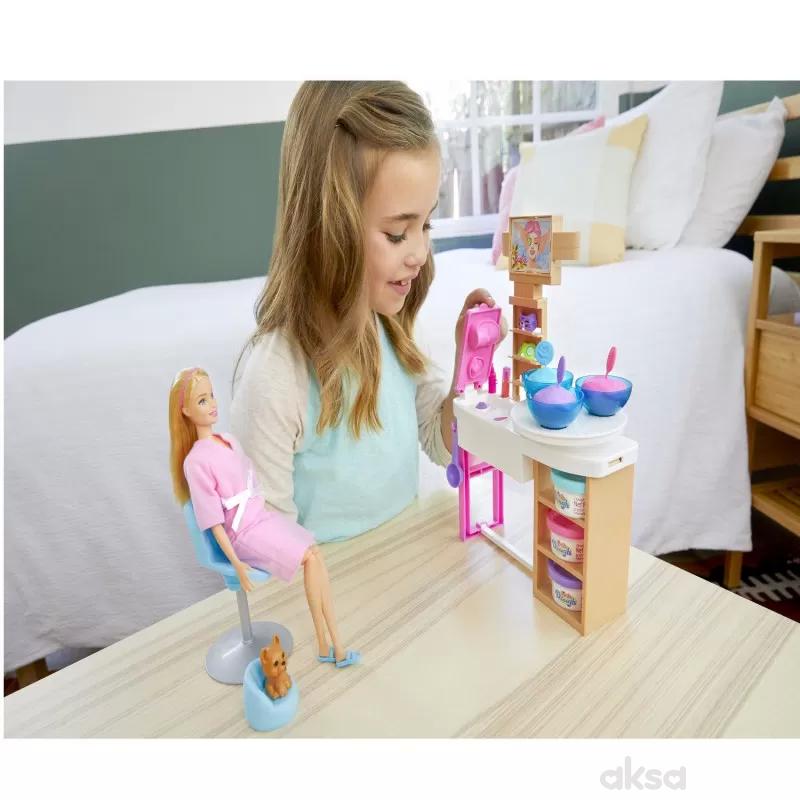 Barbie i ljubimac u spa salonu