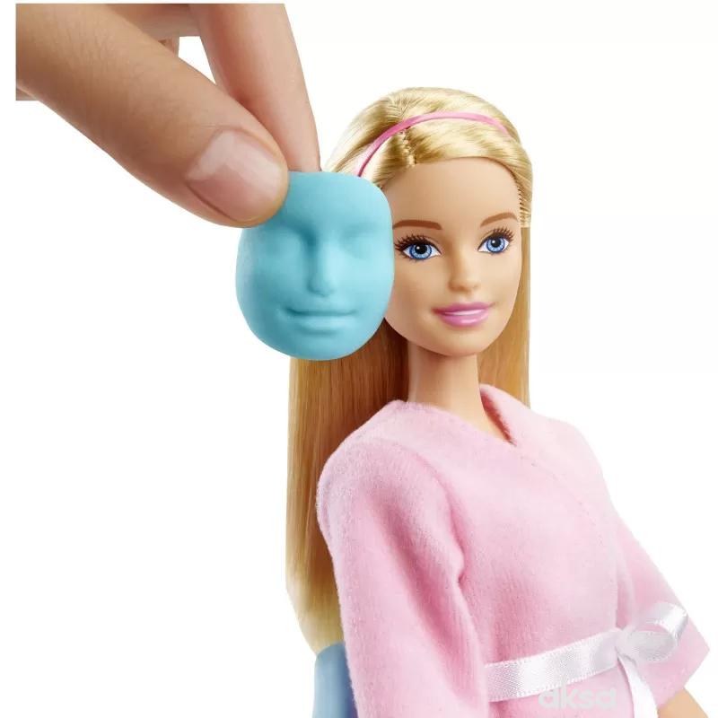 Barbie i ljubimac u spa salonu