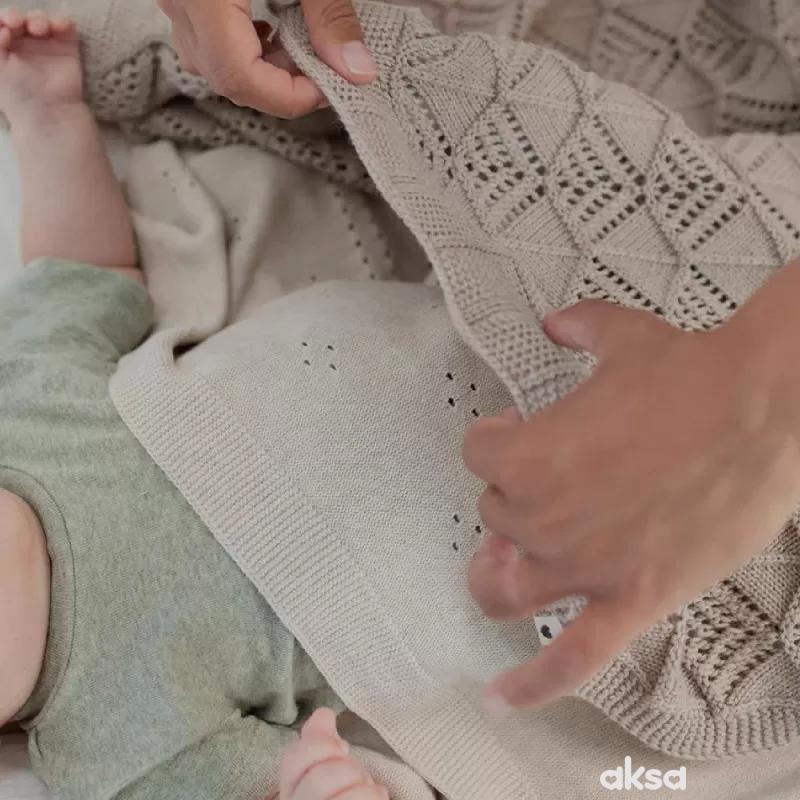Bibs pleteno ćebe Wavy, Ivory